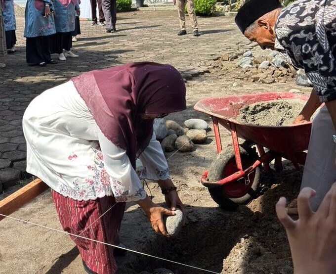 Peletakan Batu Pertama Pembangunan Mushalla